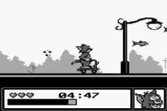 Tom and Jerry - Frantic Antics (U) - screen 2