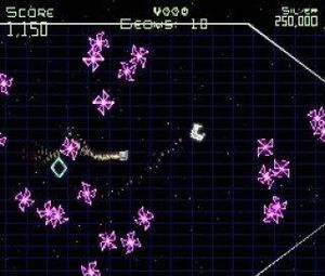 Geometry Wars: Galaxies(U)[1745] - screen 1